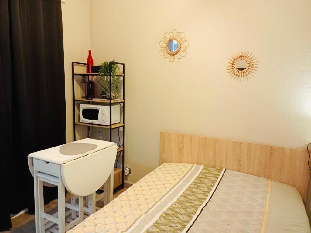Appartement Calme Et Bien Situe Тарб Екстер'єр фото